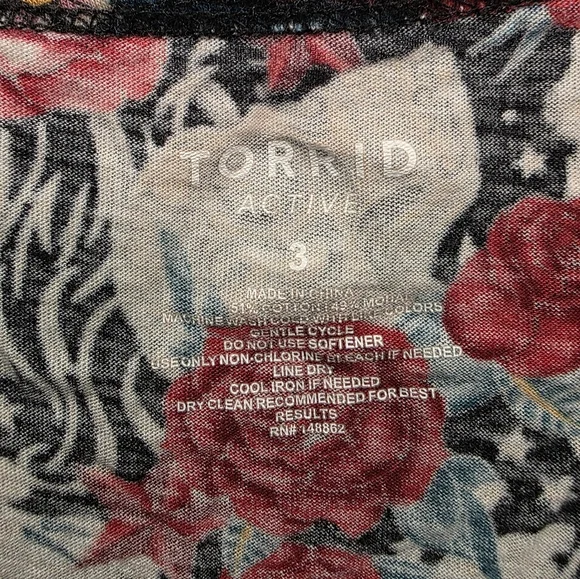 Torrid Red and Cream Floral Skull Active Tank - Picture 2 of 2